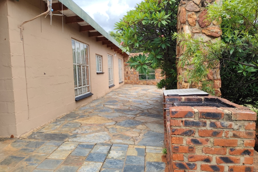 4 Bedroom Property for Sale in Hartbeespoort Rural North West